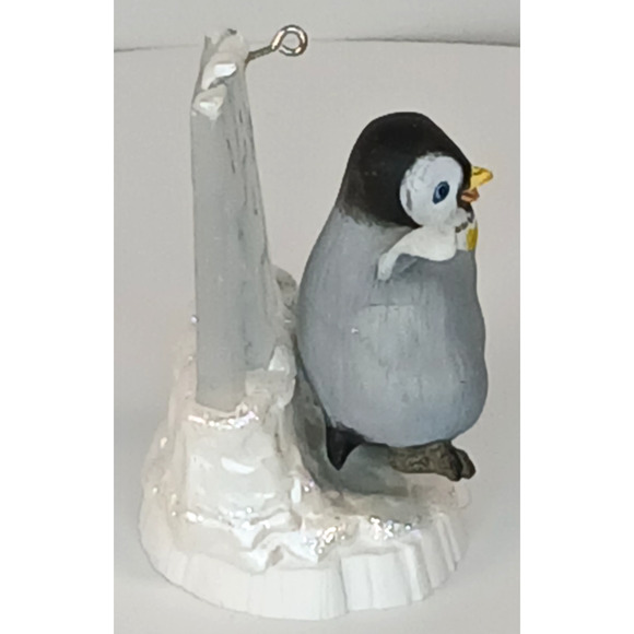 Mumble Moves! 2006 Hallmark Happy Feet Ornament QXI3086 - Picture 4 of 11